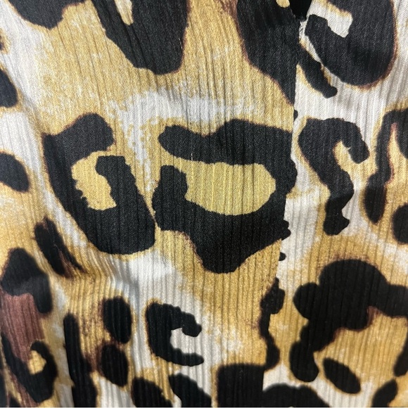 Y2k Bebe Halter leopard print 100% silk sleeveless top with ruched waist small - Picture 2 of 6